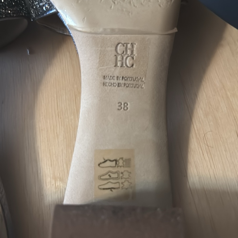 Like new CH Palas Sandals use one time - Picture 6 of 9